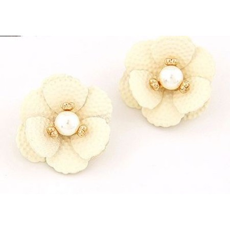 Cream Pearl Stud Earrings